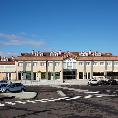 Hotel Arias Aeropuerto Santiago Del Monte Extérieur photo