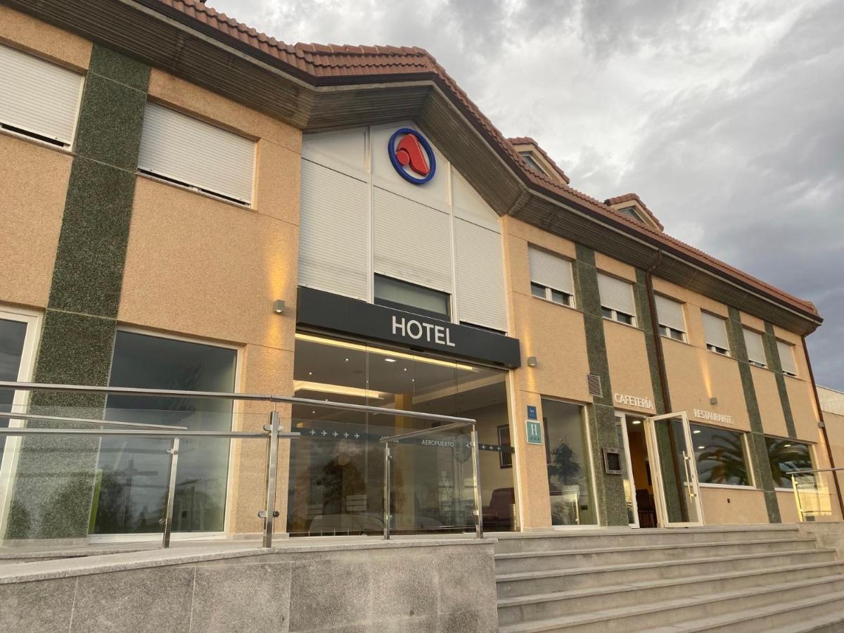 Hotel Arias Aeropuerto Santiago Del Monte Extérieur photo