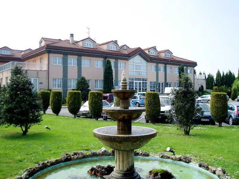 Hotel Arias Aeropuerto Santiago Del Monte Extérieur photo